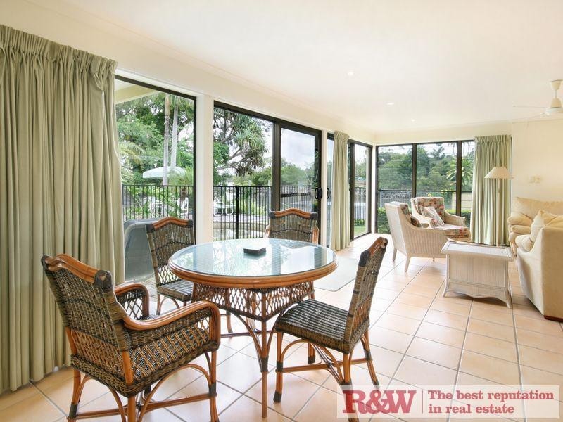 8 Noosa Parade, Noosa Heads QLD 4567