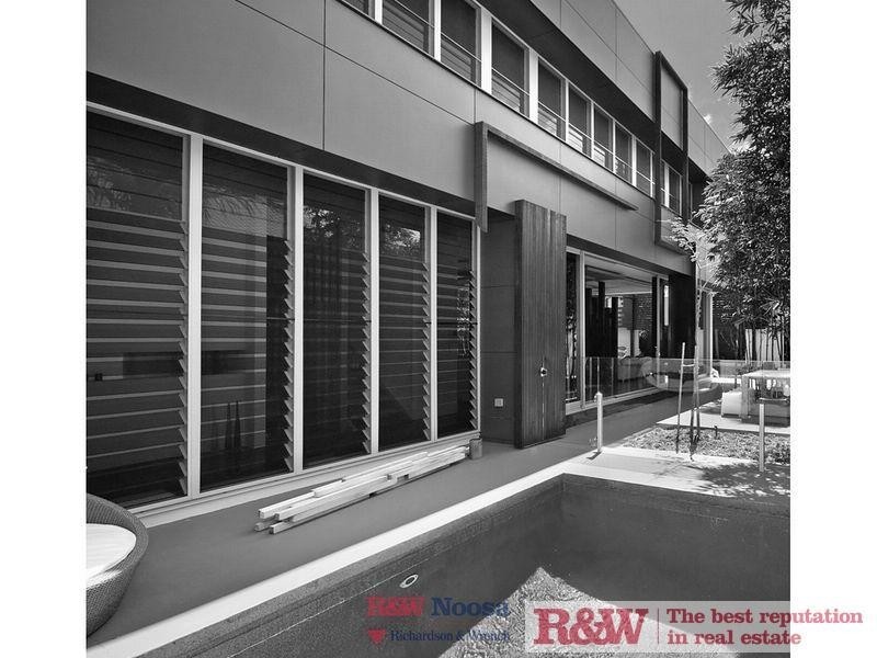 24 Waterside Court, Noosa Waters QLD 4566