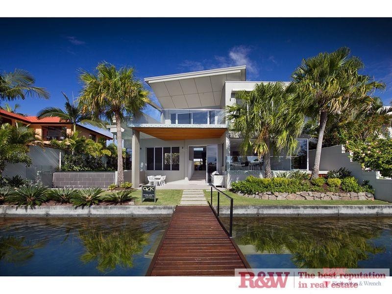 16 Seahorse Place, Noosa Waters QLD 4566