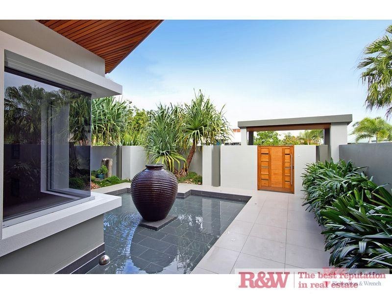 16 Seahorse Place, Noosa Waters QLD 4566