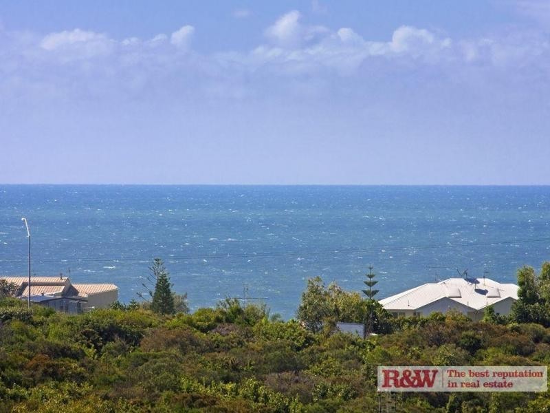 11 Voyagers Place, Sunrise Beach QLD 4567