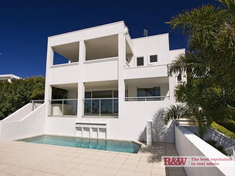 11 Voyagers Place, Sunrise Beach QLD 4567