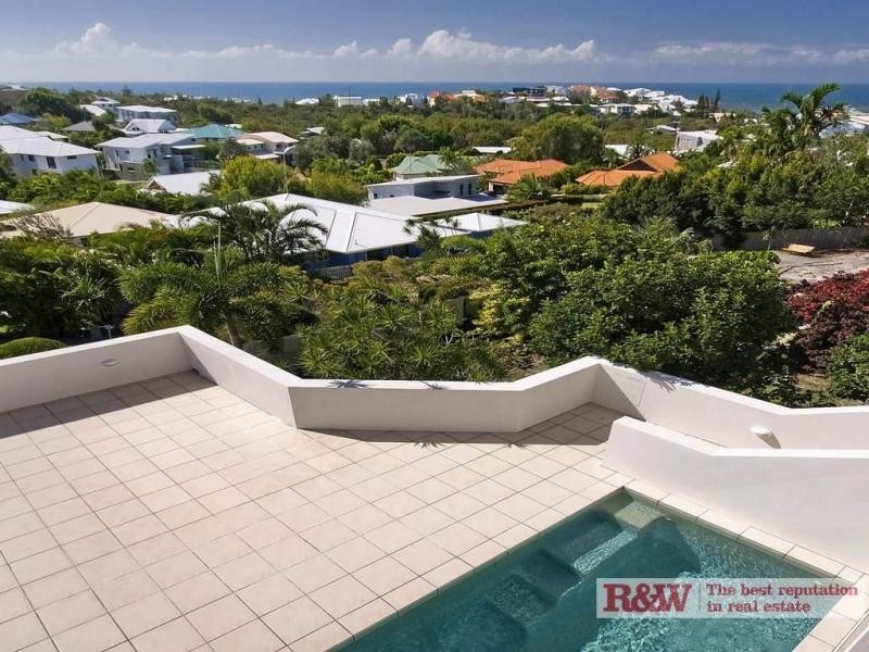 11 Voyagers Place, Sunrise Beach QLD 4567