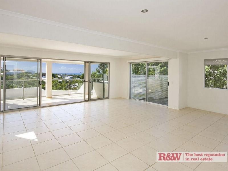 11 Voyagers Place, Sunrise Beach QLD 4567