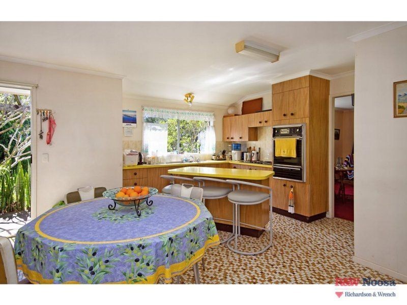 135 Lake Weyba Drive, Noosaville QLD 4566