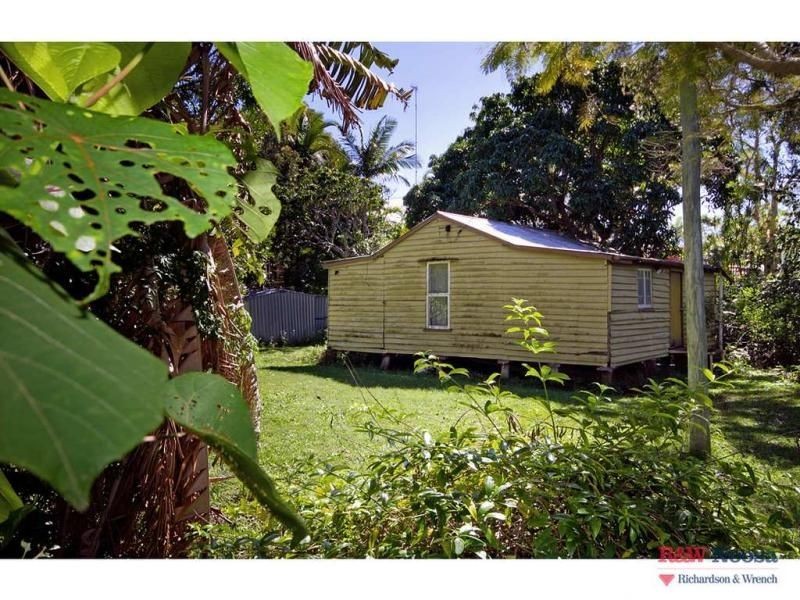 135 Lake Weyba Drive, Noosaville QLD 4566