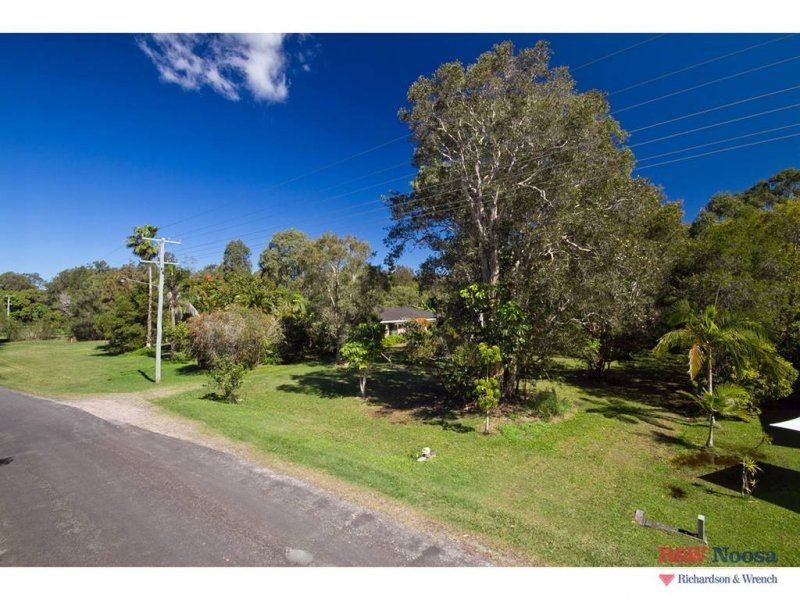 135 Lake Weyba Drive, Noosaville QLD 4566