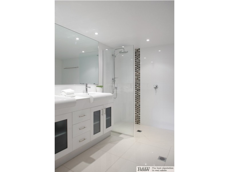 32/6 Hotel Laguna, Hastings Street, Noosa Heads QLD 4567