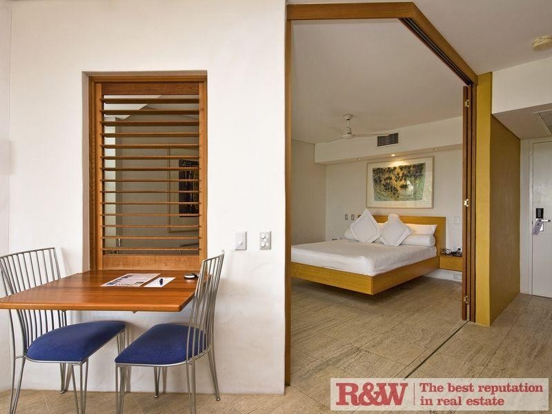 Apartment 306, Noosa Blue Resort , 16 Noosa Drive, Noosa Heads QLD 4567