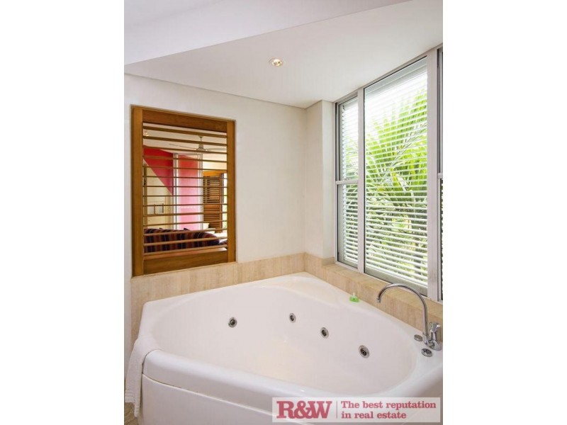 Apartment 306, Noosa Blue Resort , 16 Noosa Drive, Noosa Heads QLD 4567