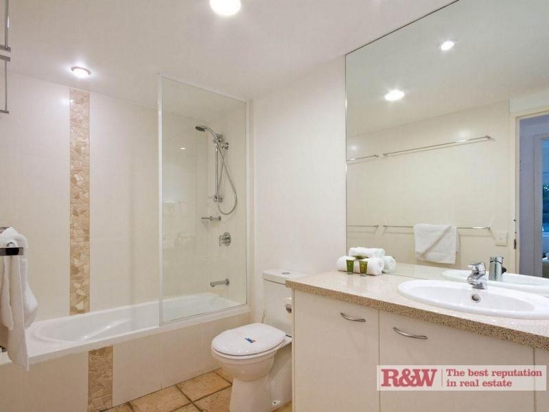 27/17 Noosa Crest Holiday Resort, Natasha Avenue, Noosa Heads QLD 4567