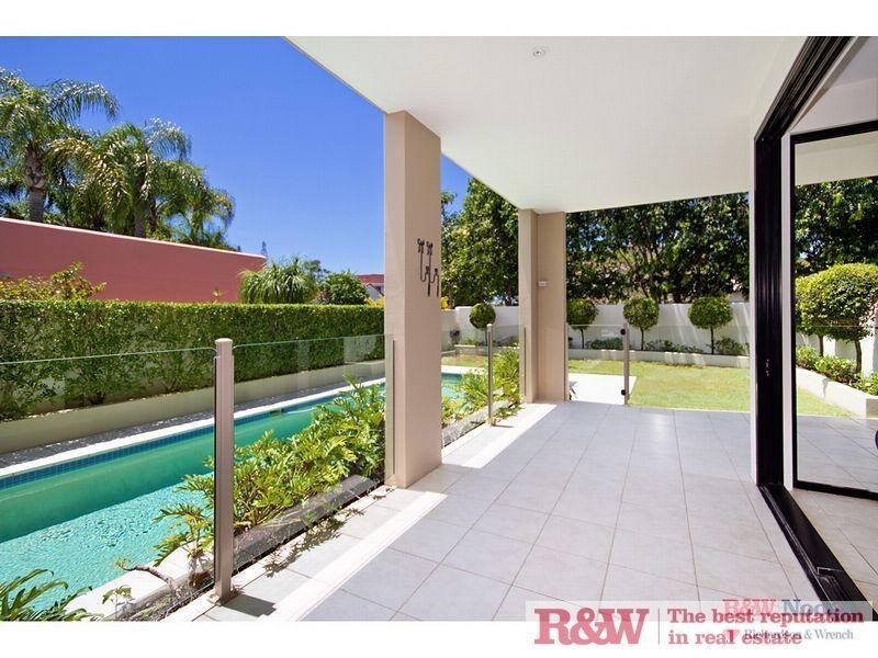 33 Cooran Court, Noosa Heads QLD 4567