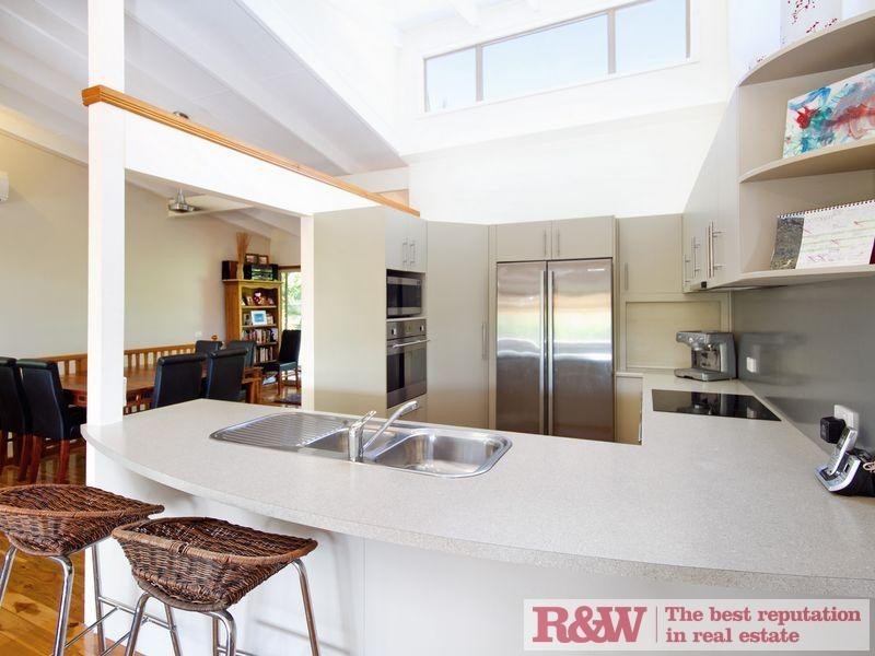 4 Southern Cross Parade, Sunrise Beach QLD 4567