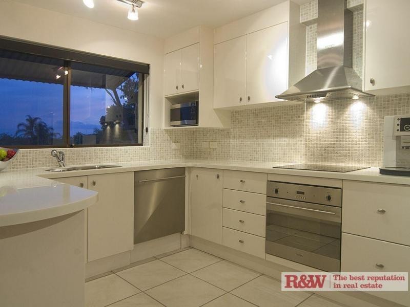 4/80 Commodore, Noosa Parade, Noosa Heads QLD 4567