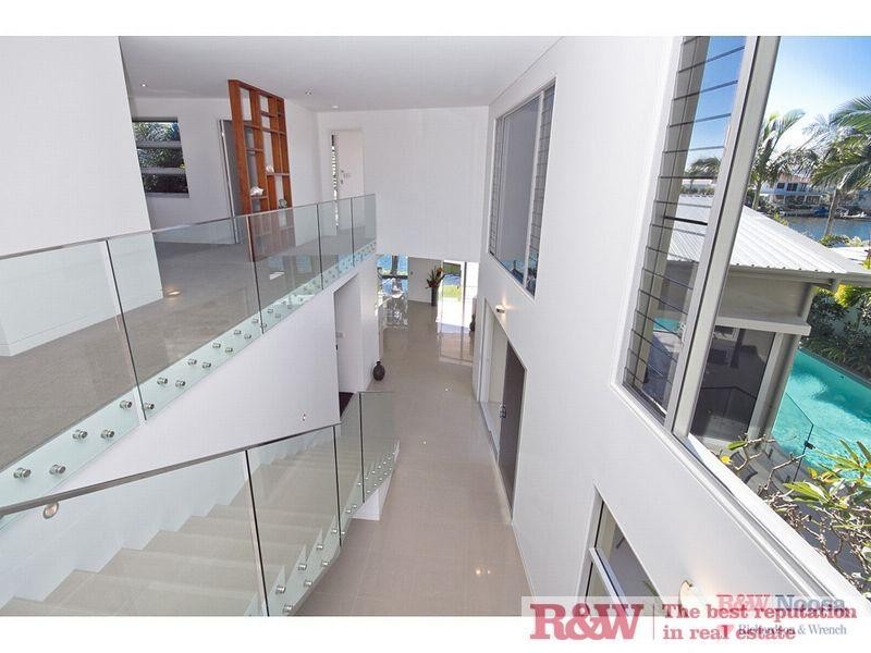 16 Seahorse Place, Noosa Waters QLD 4566