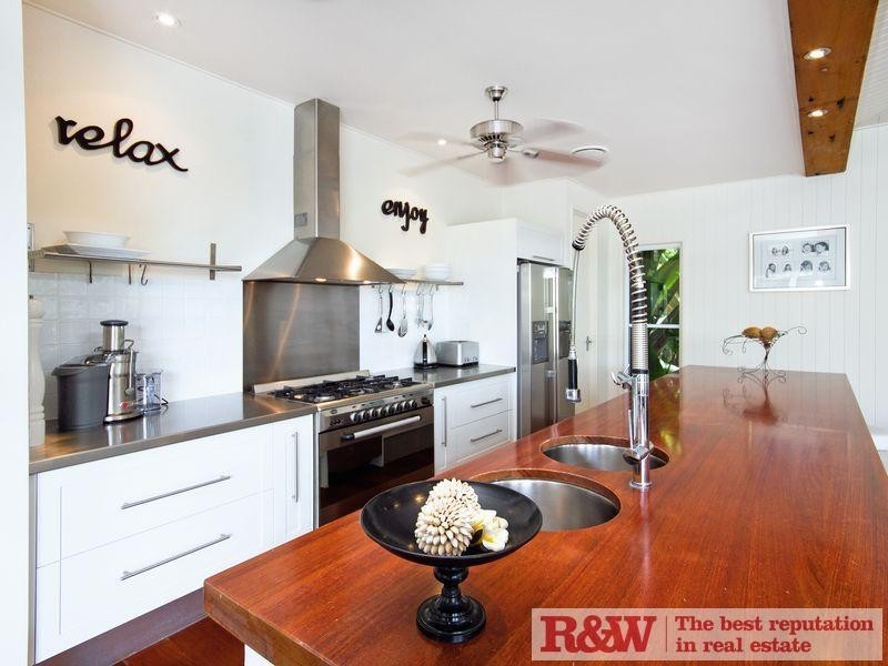 13 Habitat Place, Noosa Heads QLD 4567