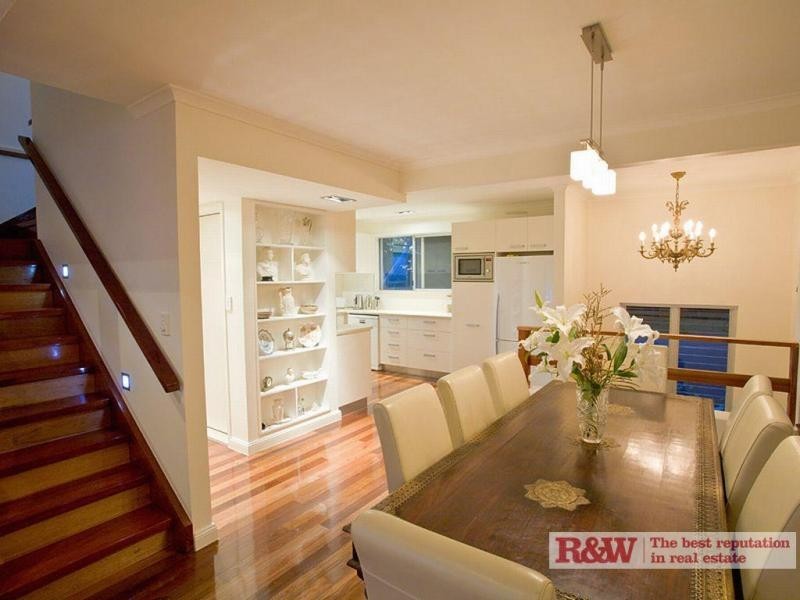48 Nairana Rest, Noosa Heads QLD 4567