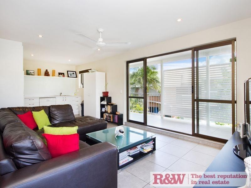 Apartment 4, 4 Corona Street, Sunshine Beach QLD 4567