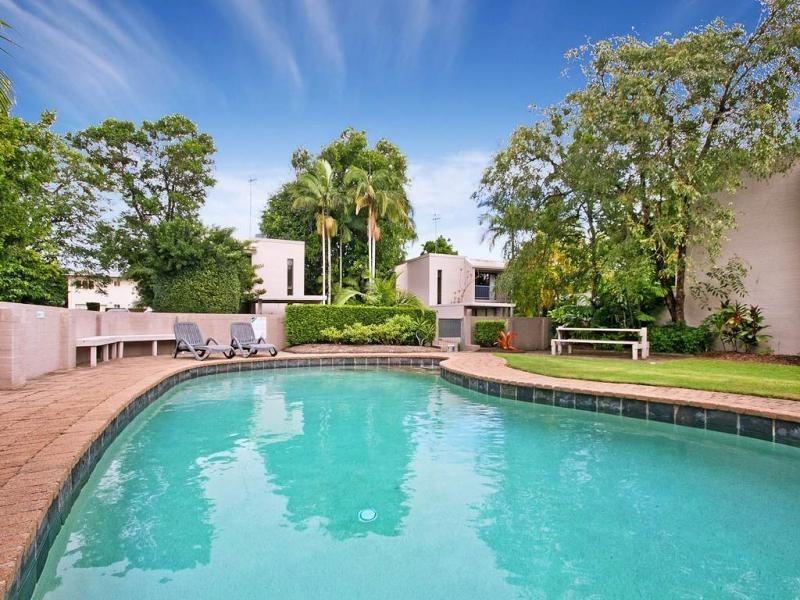 9/40-42 St James Square, James Street, Noosaville QLD 4566