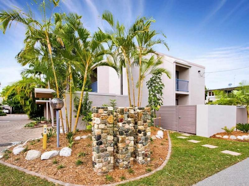 9/40-42 St James Square, James Street, Noosaville QLD 4566