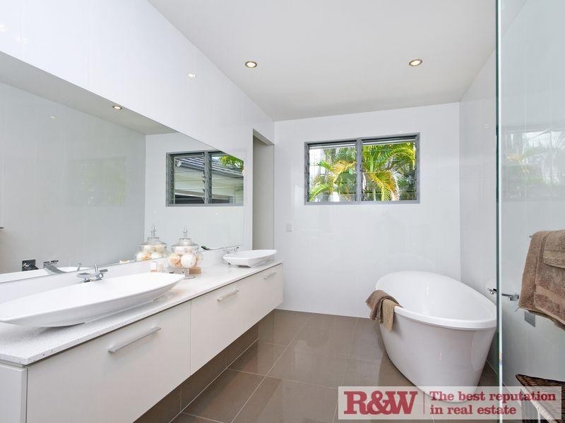 1 The Promontory, Noosa Waters QLD 4566