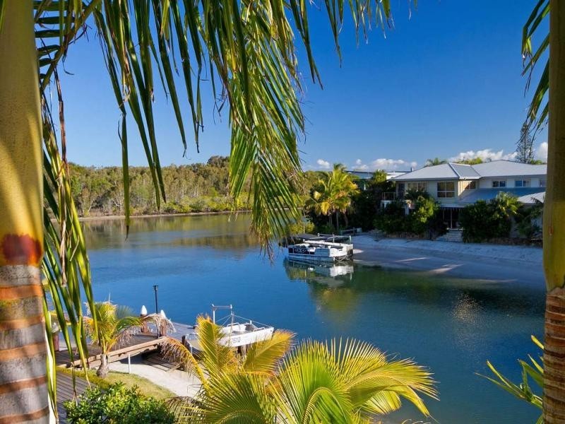 32 Mossman Court, Noosa Heads QLD 4567