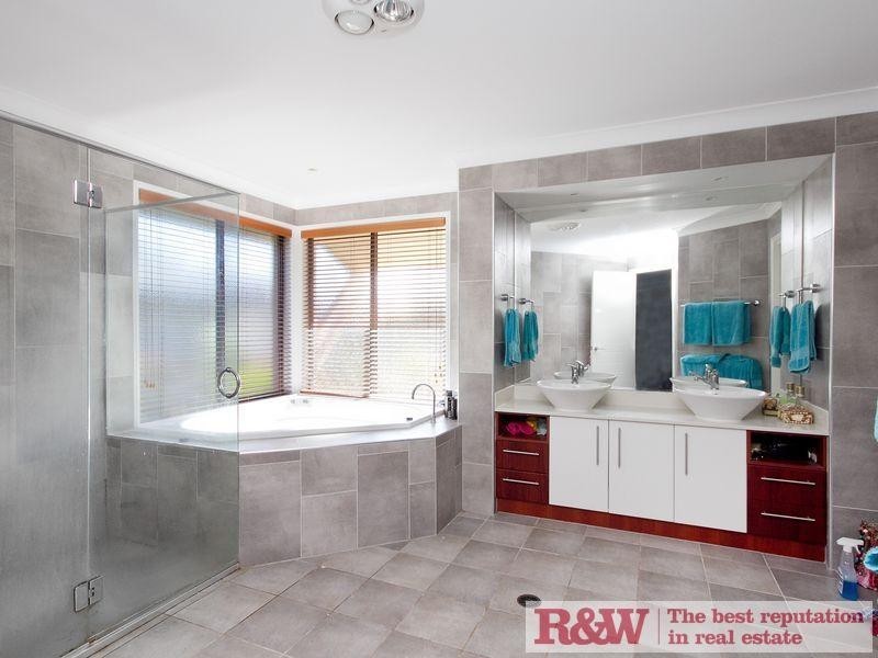 4 Garcia Court, Peregian Springs QLD 4573