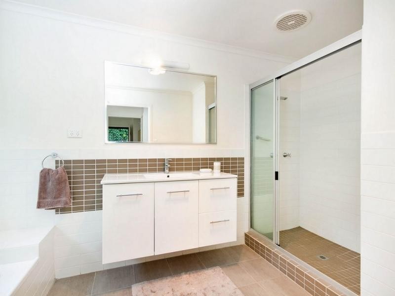 17 Nairana Rest, Noosa Heads QLD 4567