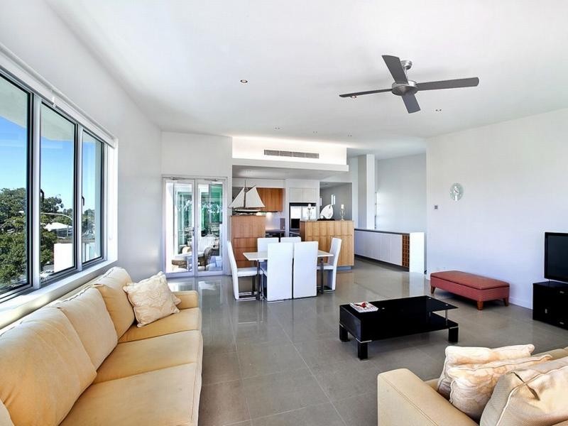 5/201 ‘Da’Vos Penthouse’, Gympie Terrace, Noosaville QLD 4566
