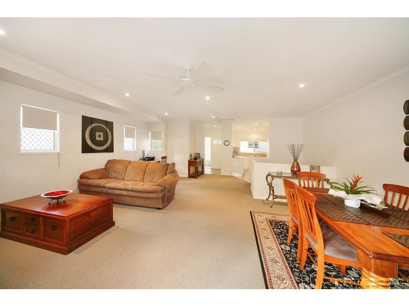 2/5 Katharina Street, Noosa Heads QLD 4567