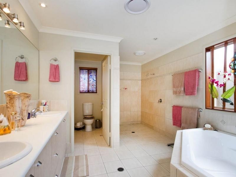 45 Regatta Circuit, Noosaville QLD 4566