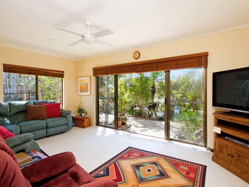 9-11 Ravenwood Drive, Noosa Heads QLD 4567