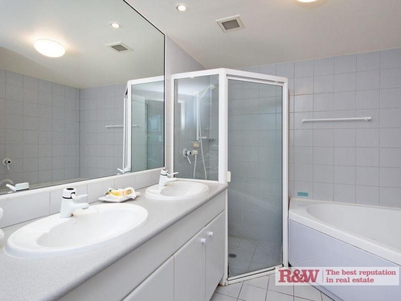 31/42 ‘The Emerald Noosa’ Hastings Street, Noosa Heads QLD 4567