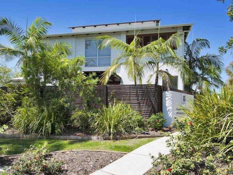 1/2 ‘Banyan Villas’ Lake Weyba Drive, Noosaville QLD 4566