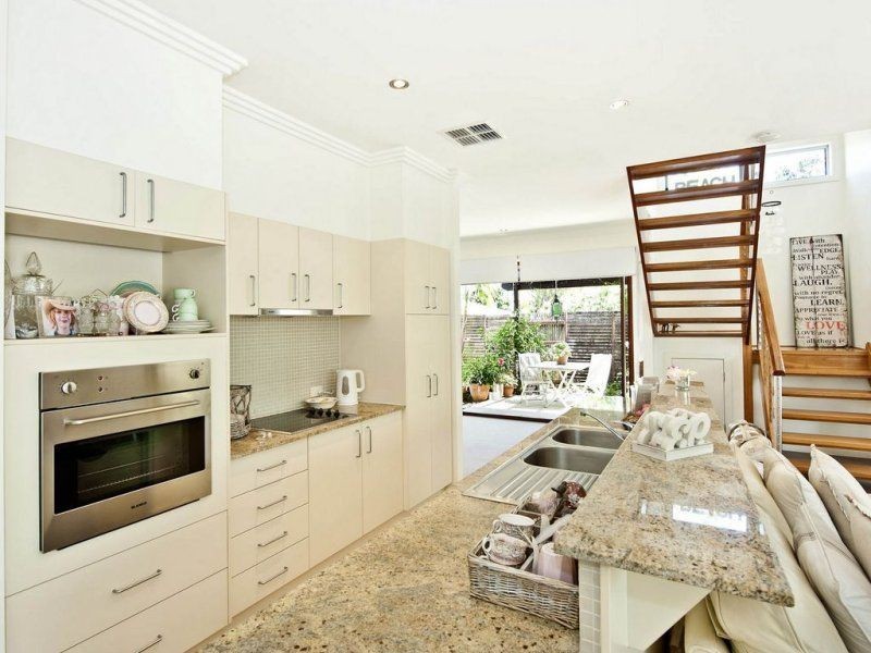 1/2 ‘Banyan Villas’ Lake Weyba Drive, Noosaville QLD 4566