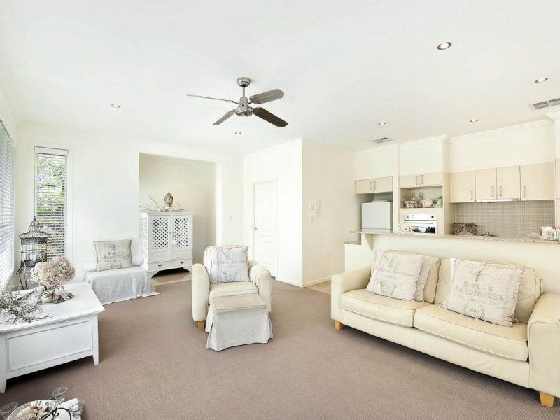 1/2 ‘Banyan Villas’ Lake Weyba Drive, Noosaville QLD 4566