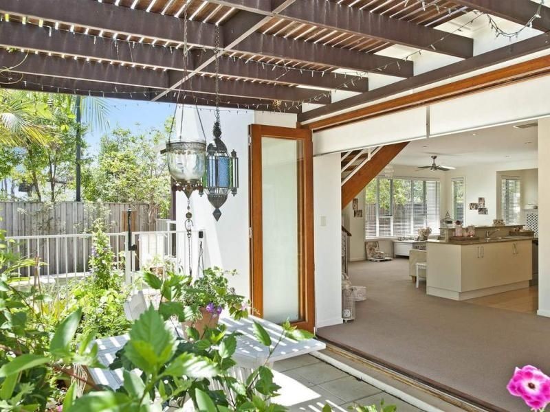 1/2 ‘Banyan Villas’ Lake Weyba Drive, Noosaville QLD 4566
