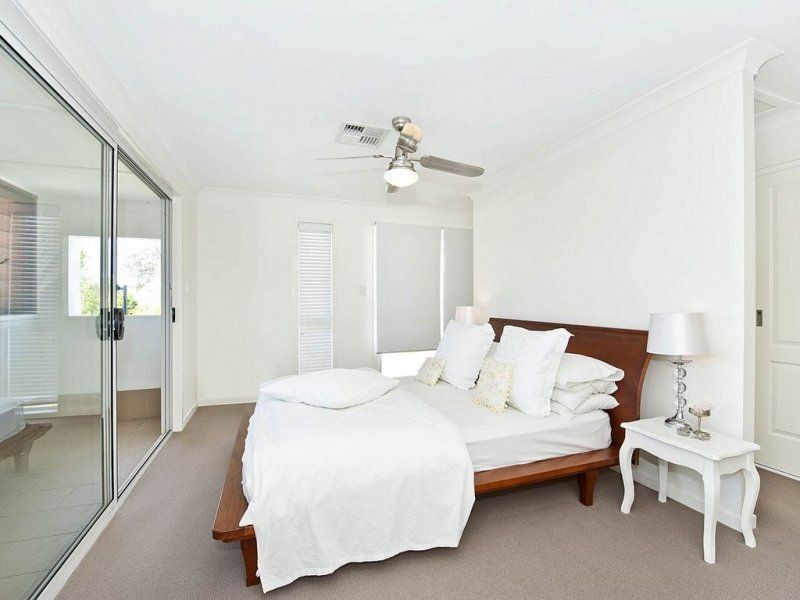 1/2 ‘Banyan Villas’ Lake Weyba Drive, Noosaville QLD 4566