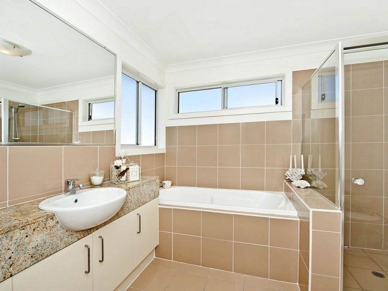 1/2 ‘Banyan Villas’ Lake Weyba Drive, Noosaville QLD 4566
