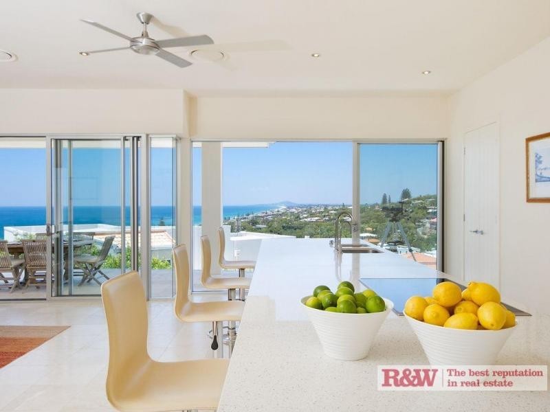 9 Kiamba Court, Sunshine Beach QLD 4567