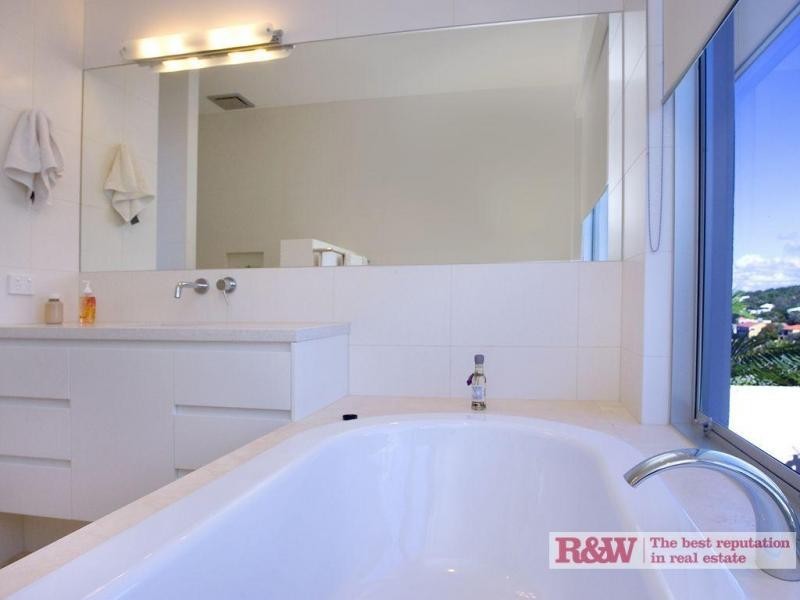 9 Kiamba Court, Sunshine Beach QLD 4567