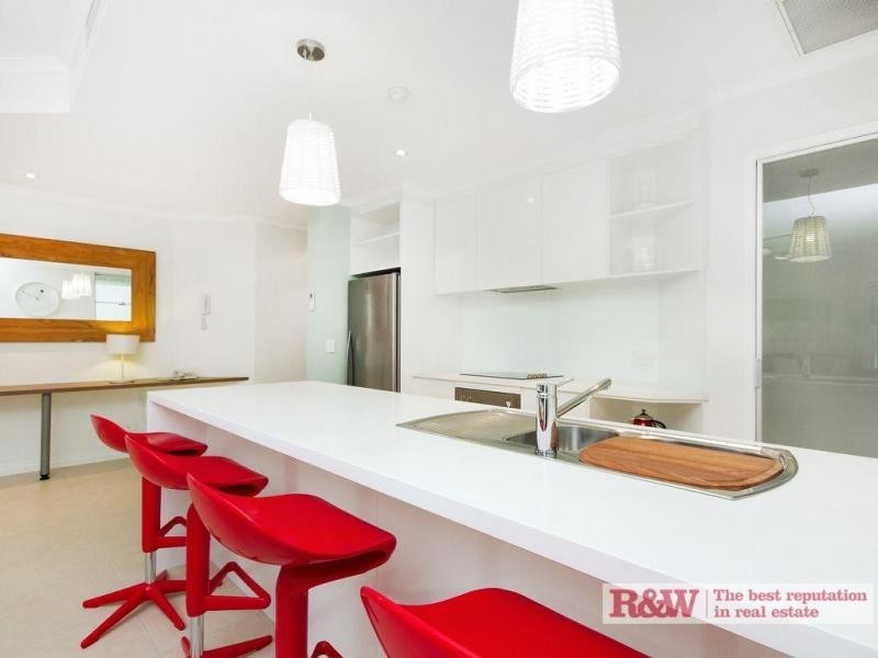 Apartment 5, The Emerald, 42 Hastings Street, Noosa Heads QLD 4567