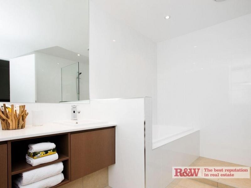 Apartment 5, The Emerald, 42 Hastings Street, Noosa Heads QLD 4567