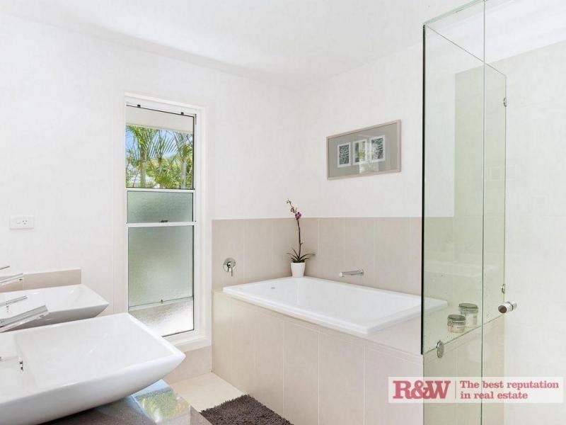 10 Seagull Court, Noosa Waters QLD 4566