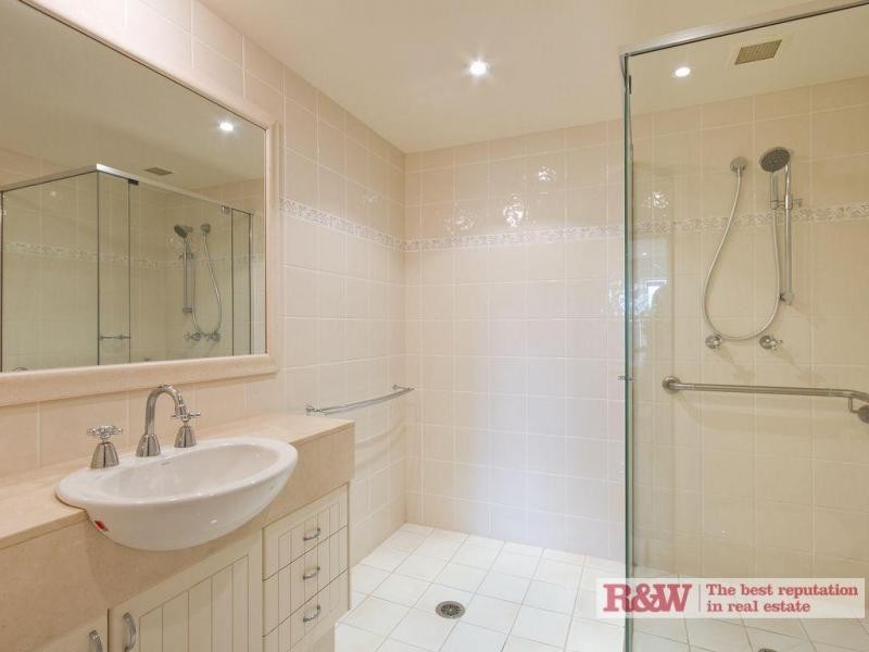 4/19 Hemingway Villas, Russell Street, Noosaville QLD 4566