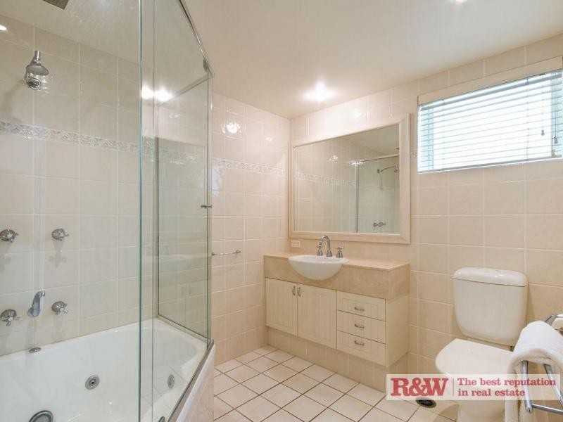 4/19 Hemingway Villas, Russell Street, Noosaville QLD 4566