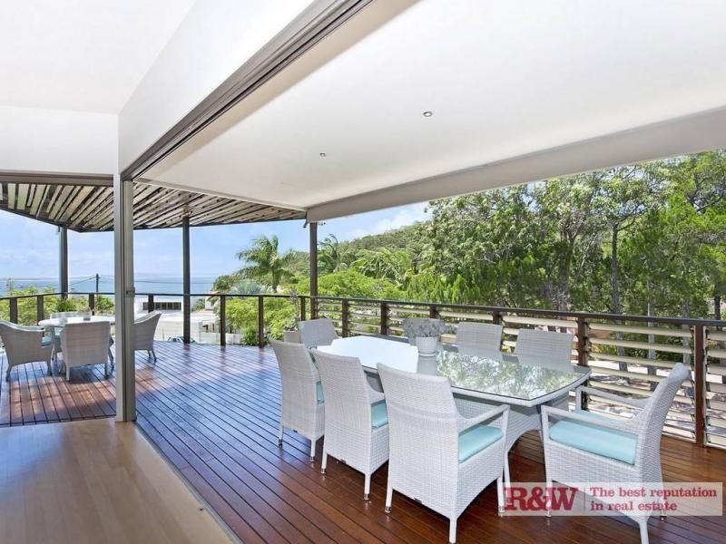 16 Angler Street, Noosa Heads QLD 4567