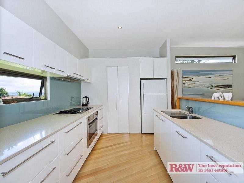 16 Angler Street, Noosa Heads QLD 4567