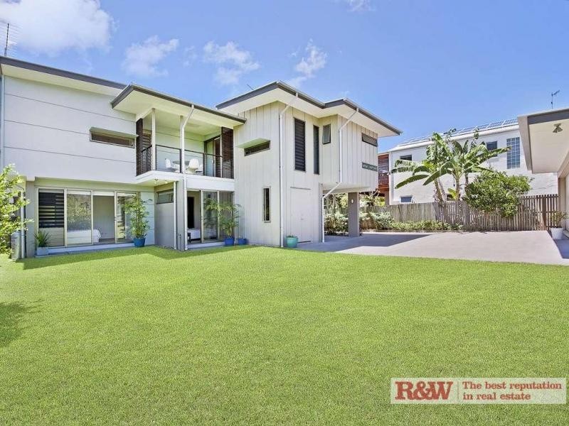 16 Angler Street, Noosa Heads QLD 4567