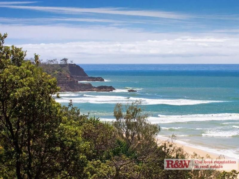 2 Arakoon Crescent, Sunshine Beach QLD 4567